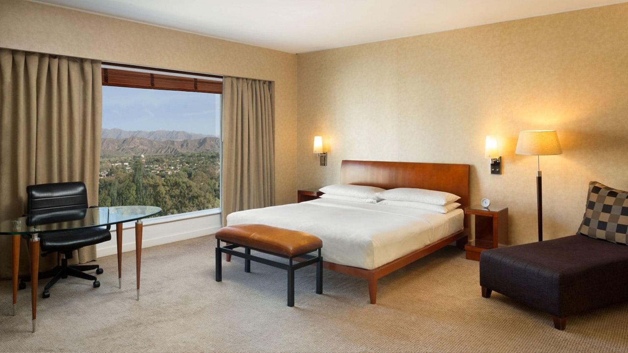 Park Hyatt Mendoza Hotel, Casino & Spa Eksteriør billede A guest room at the JW Marriott Desert Springs Resort and Spa
