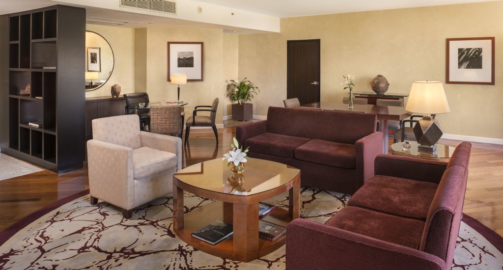 Park Hyatt Mendoza Hotel, Casino & Spa Eksteriør billede A living room in a suite at the Fairmont San Francisco
